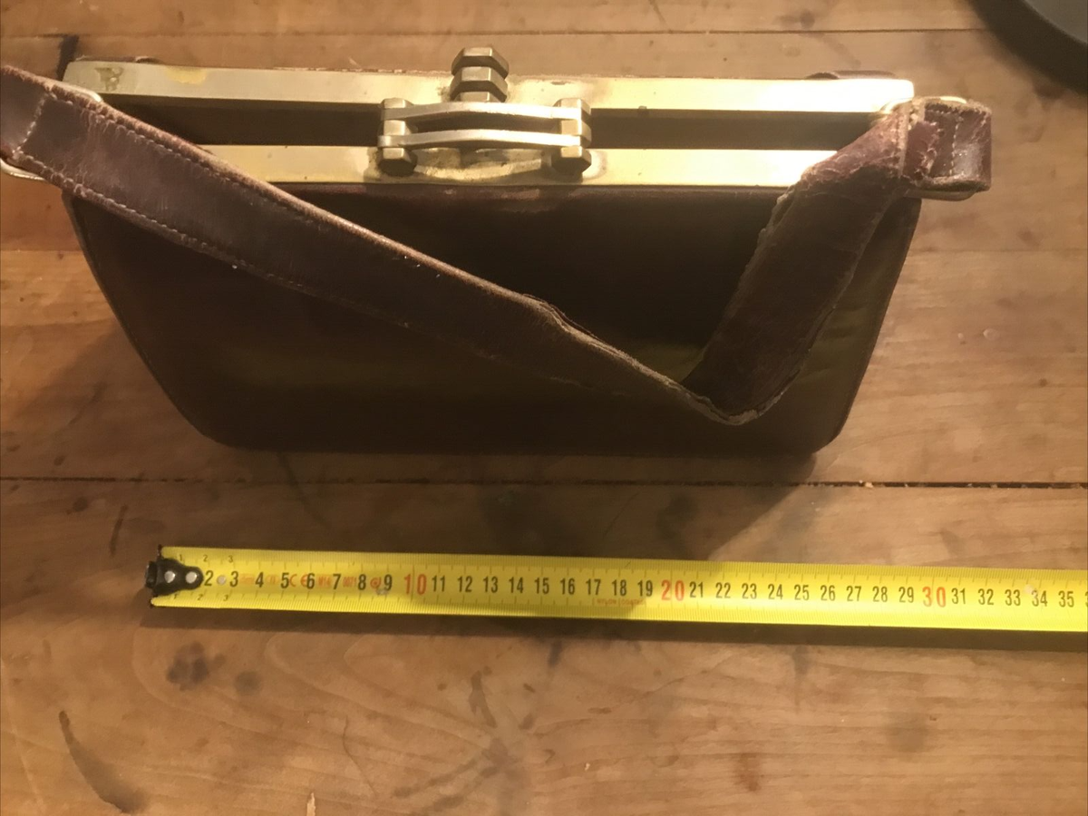 Comment remplacer l'huile moteur du scooter Piaggio Vespa 125 LX Comment remplacer l'huile moteur du scooter Piaggio Vespa 125 LX