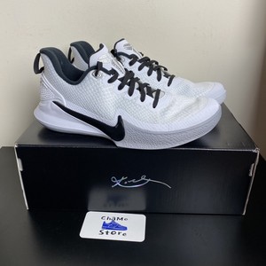 white kobe basketball shoes