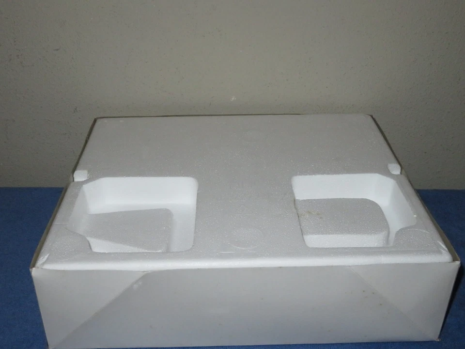 #8 DALE EARNHARDT JR. 2003 RANGER BOAT & TRAILER ACTION 1:24  (1,728 LE) HQ ITEM - Image 4 of 4