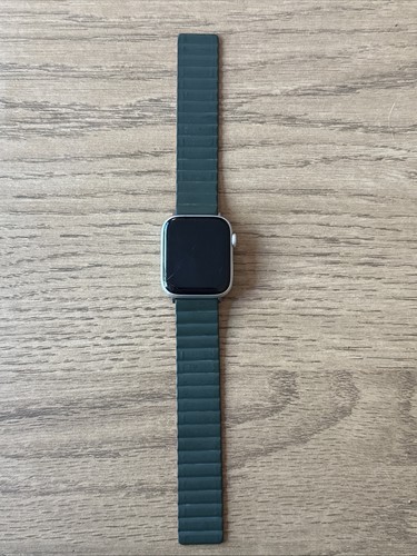 GPS Only Apple Watch Series 5 44MM Graphite Aluminum Aftermarket Band A2093 READ