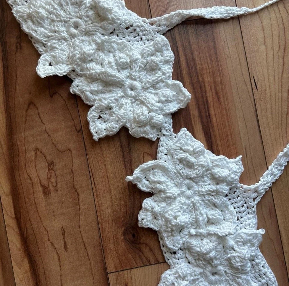 Top floral de ganchillo. Dupe Gaia de culto. Bikini de ganchillo hecho a mano Foto 2 de 4