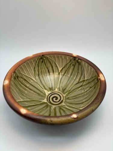 Holmes County Pottery Bowl Green Sunflower Stamped 6.5” - Picture 2 of 10