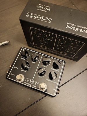 VHT Dyna-Chorus AV-DC1 Compressor and Stereo Chorus Guitar Effects Pedal