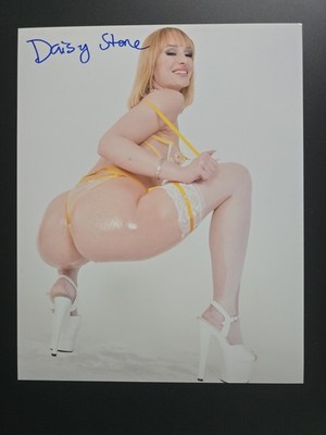 Daisy Stone Erotik Filmstar Glamour Model handsigniert 8x10 Autogramm - COA 