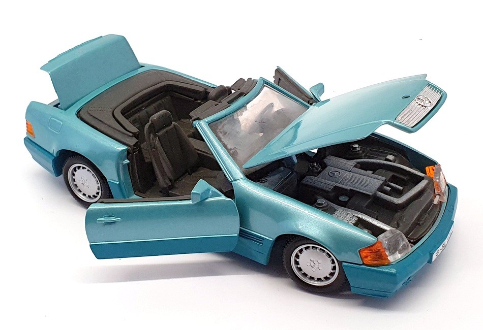 Maisto 1/24 Scale Diecast 4821H - 1989 Mercedes Benz 500SL