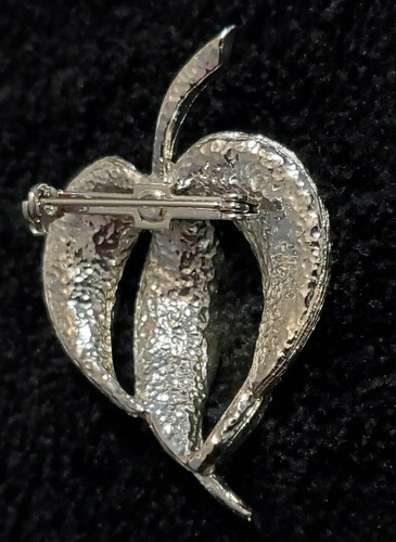 Beautiful Silver Colored Fruit/Leaf Shaped Fashion Jewelry Costume Brooch/Pin - Picture 7 of 12