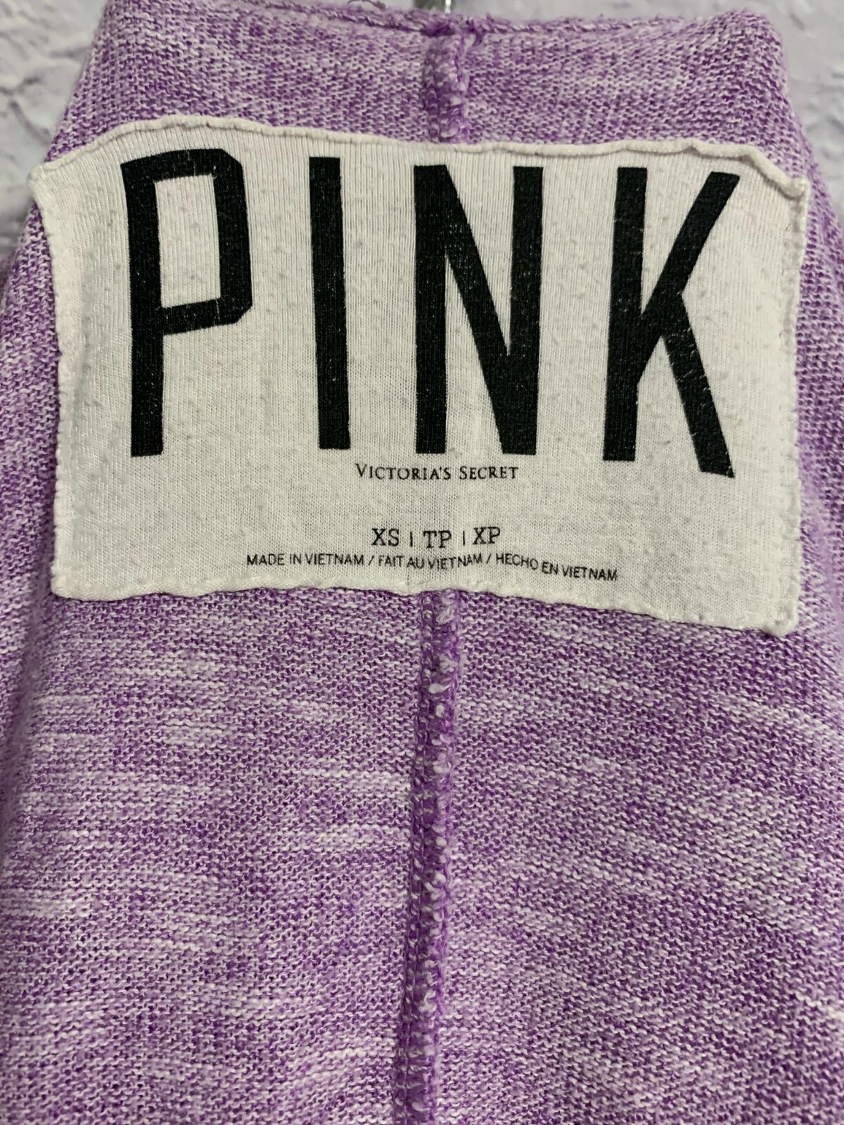 UNDERCOVER Felpa con cappuccio Victoria's Secret lavanda con occhiello pollice collo a scoop pullover