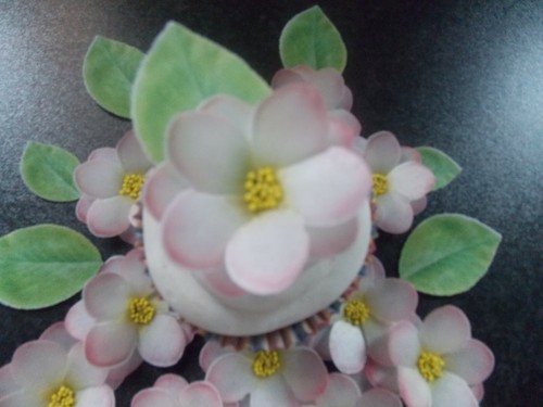 34 piece 3D Edible pink flower and leaves wafer paper cake/cupcake topper (d) - Picture 2 of 4
