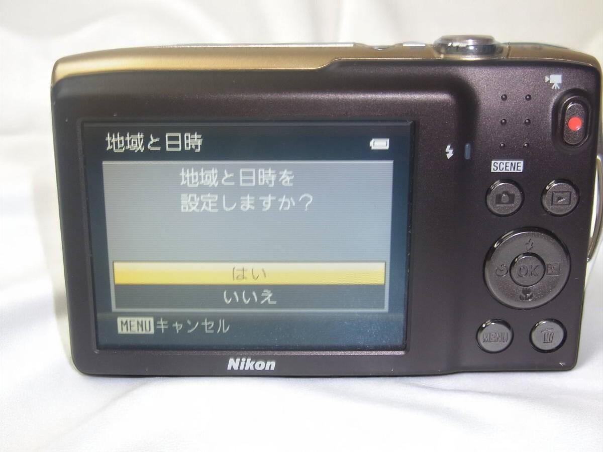 Mint] Nikon COOLPIX S3300 Gold 20.0MP 6x Zoom Compact Digital