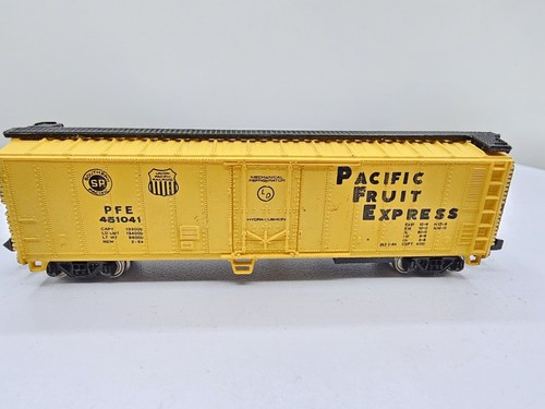 Bachmann N Scale 5462 51’ Mechanical Steel Reefer Pacific Fruit Express PFE - Picture 5 of 10