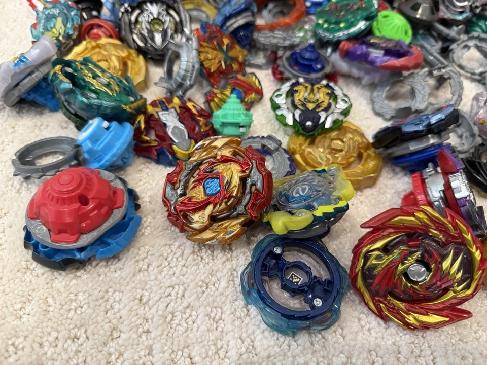 Lote Beyblade de 9+ libras TAKARA TOMY Metal Fusion Burst Blast con lanzadores Foto 2 de 4