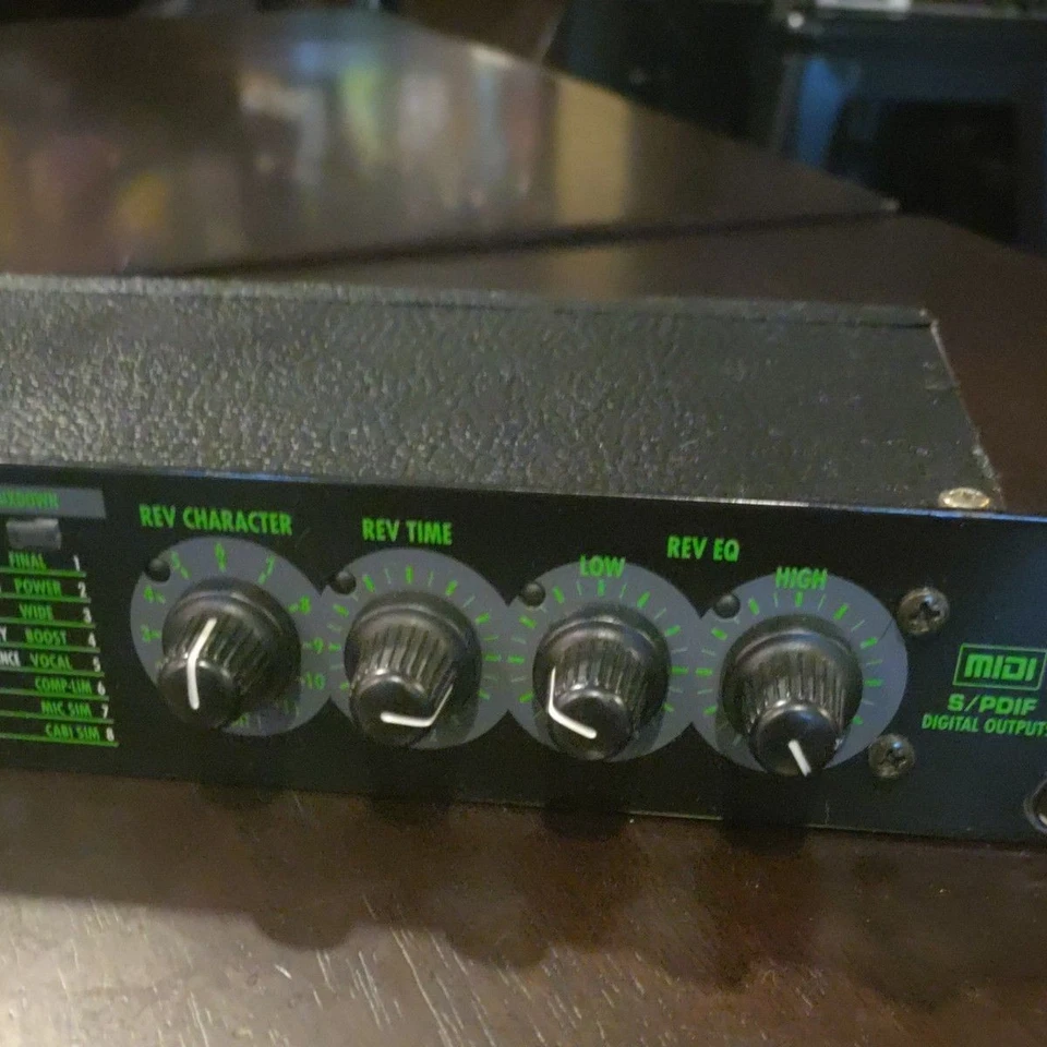 USED ZOOM RFX-2000 Digital Reverb Guitar 1U Rack Unit Multi Effects - Image 3 of 4