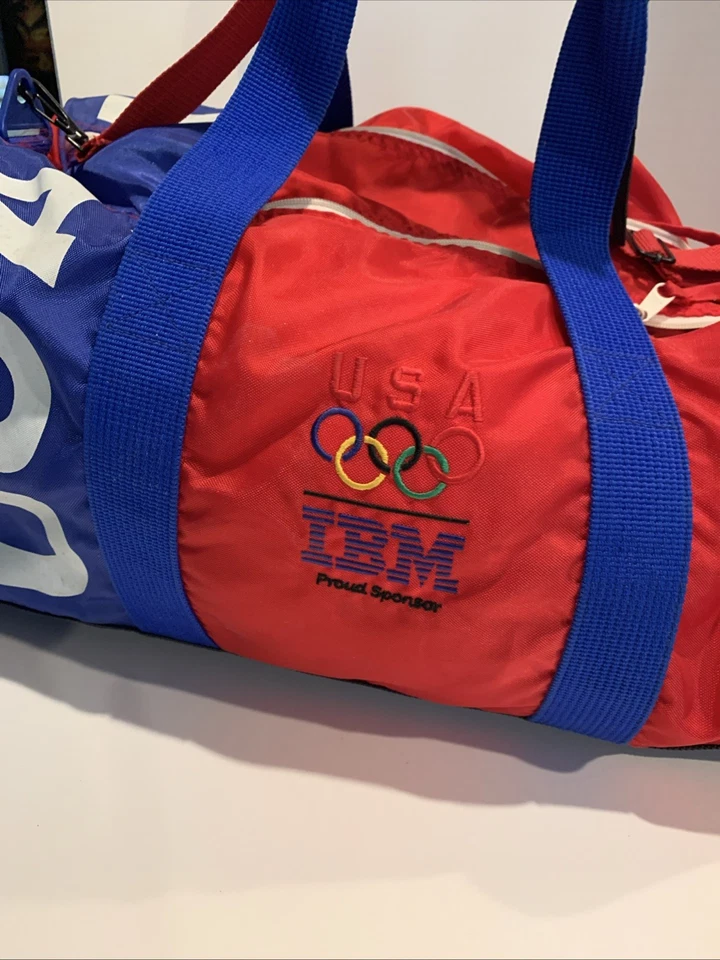 Bolso de Lona De Colección Juegos Olímpicos de Estados Unidos Rojo Blanco y Azul con Correa para el Hombro y Cremalleras Foto 2 de 4