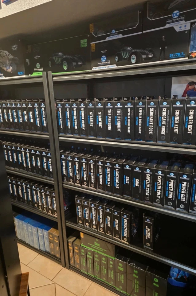 MCFARLANE DC MULTIVERSE MADNESS - HUNDREDS OF SEALED FIGURES