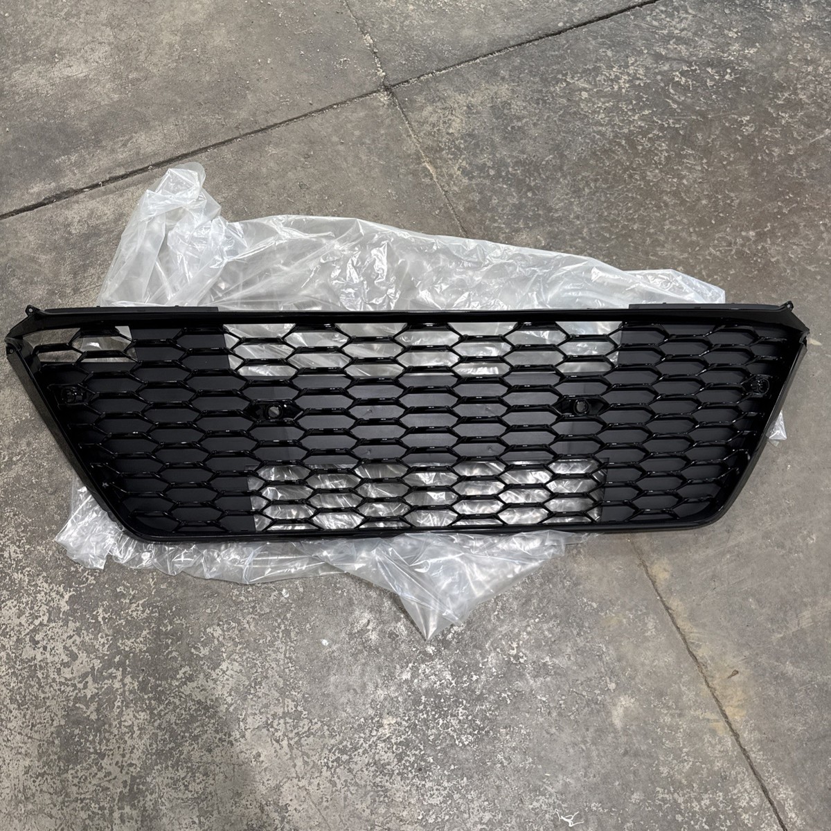2011 to 2017 Toyota Sienna XLE Grille Grill OEM 5310108070 for