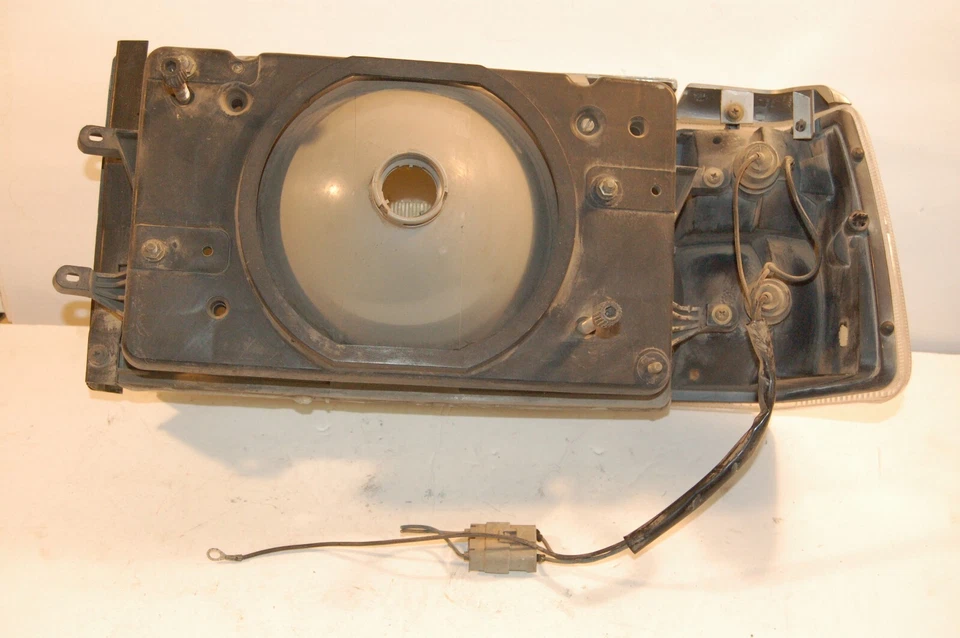 Conjunto faro y intermitente lado derecho volvo 240 1986-1993 Foto 2 de 3