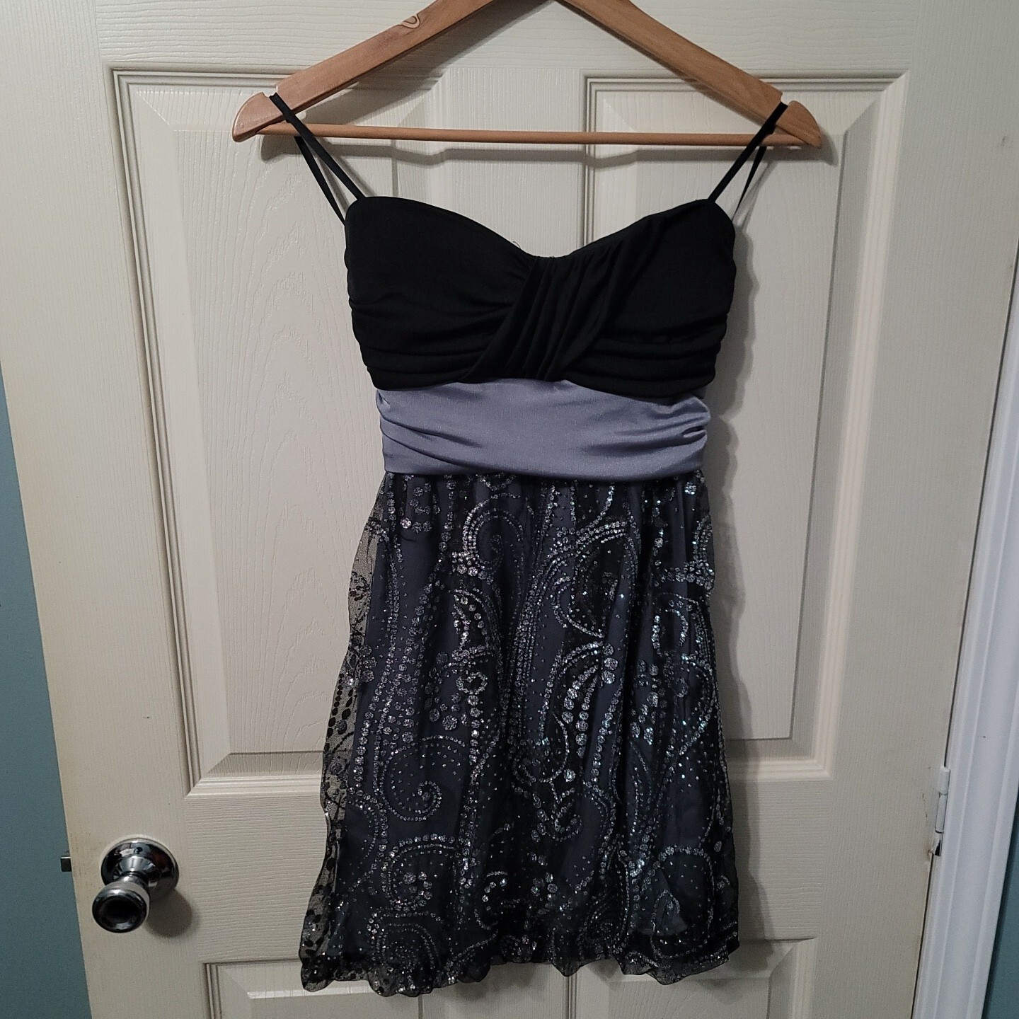 Picture 1 of 11