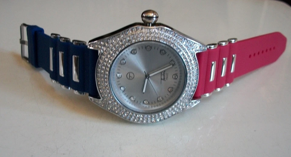 Men's silver, red & blue silicone band fashion casual hip hop watch - Image 2 of 4