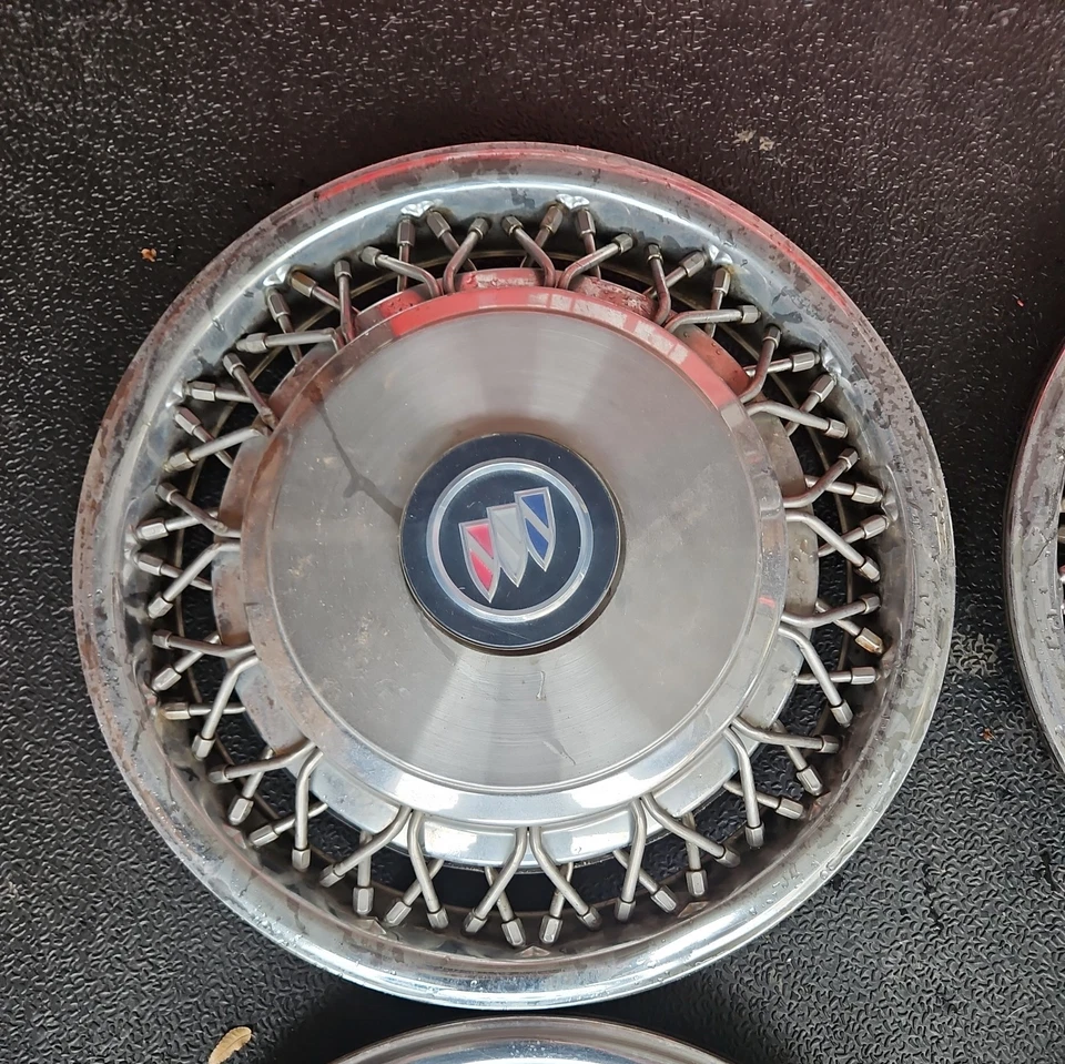 (4) Roadmaster, LeSabre, Park Avenue, Regal : 1993, 1994, 1995-1999, 15" hubcaps - Image 4 of 4