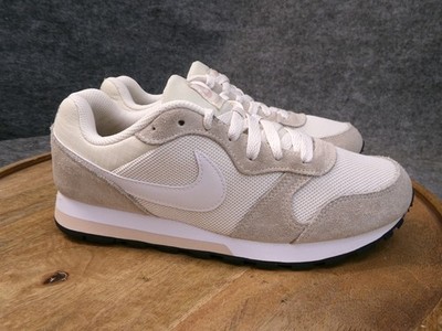 Nike MD Runner 2 Women s Size 6.5 US Beige Suede Retro Shoes Sneakers 749869-011