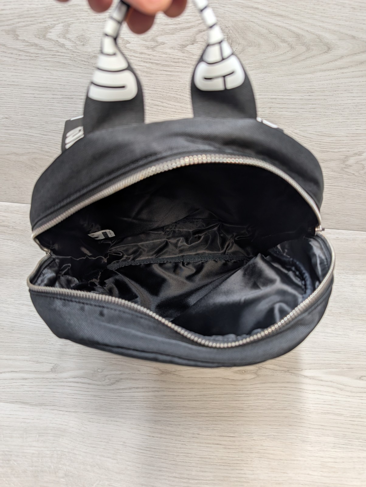 Ugg Womans Small Mini Backpack Black - image 8