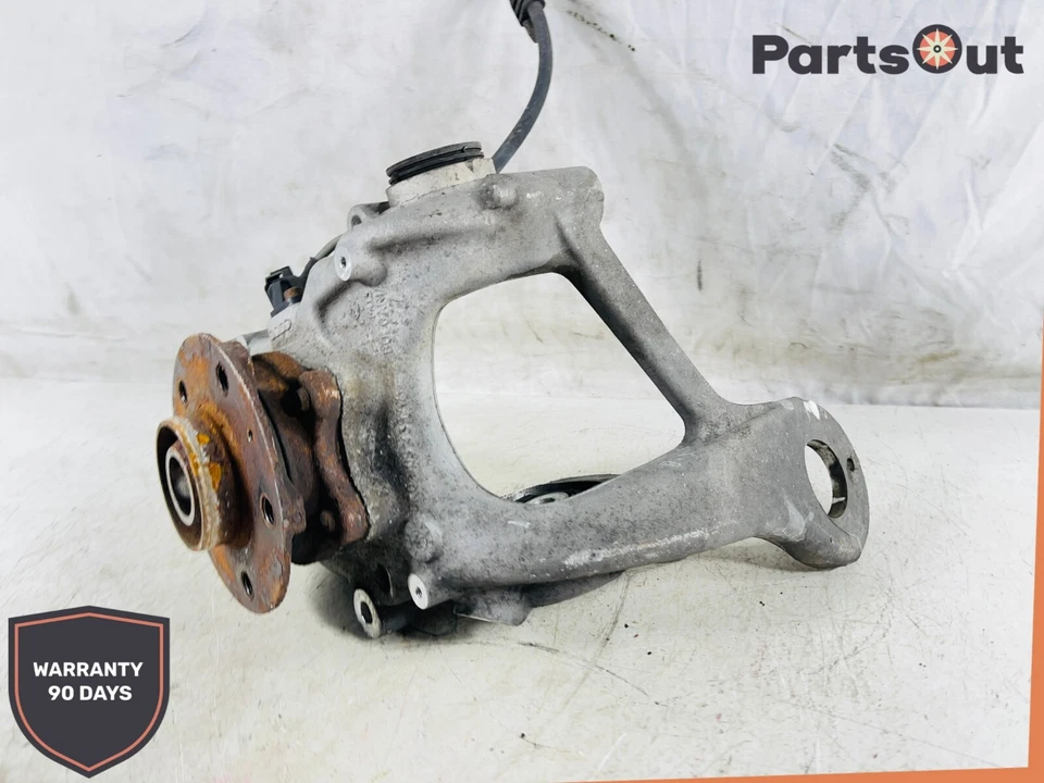 AUDI S4 2010-2016 - Nudillo de husillo trasero derecho con cojinete de rueda 8K0505432 OEM Foto 2 de 4