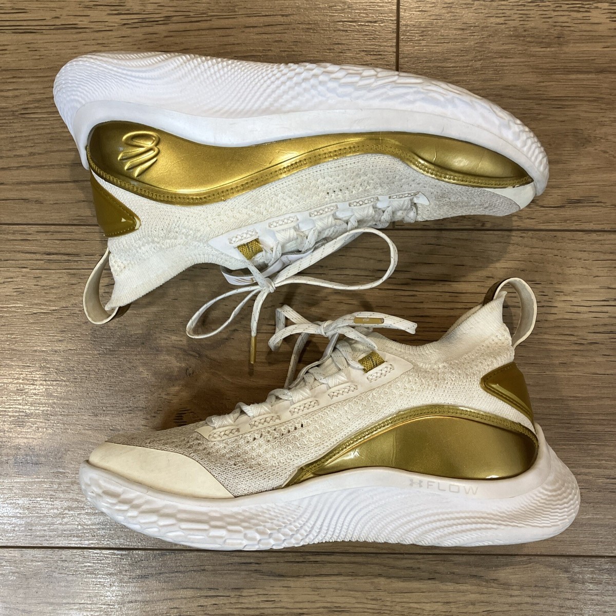 UA CURRY 8 GOLDEN ホワイト/ゴールド 26センチ UA CURRY 8 GOLDEN ホワイト/ゴールド 26センチ NEW Under
