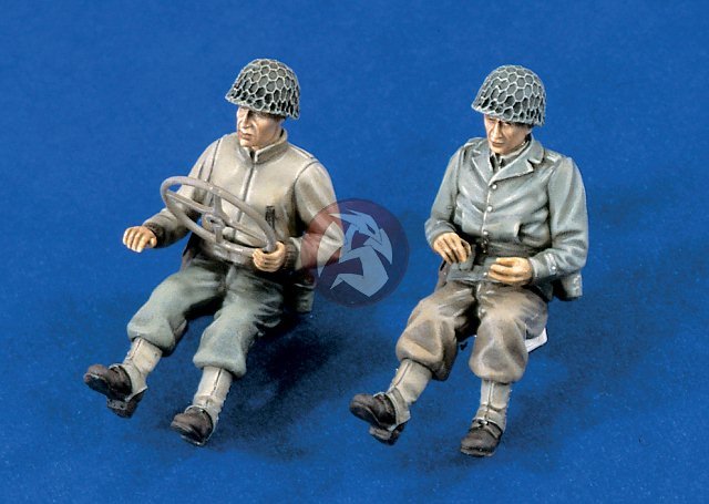 1/35 Scale Russian Truck Driver With Accessory - Unassembled Resin Figure Kit F190