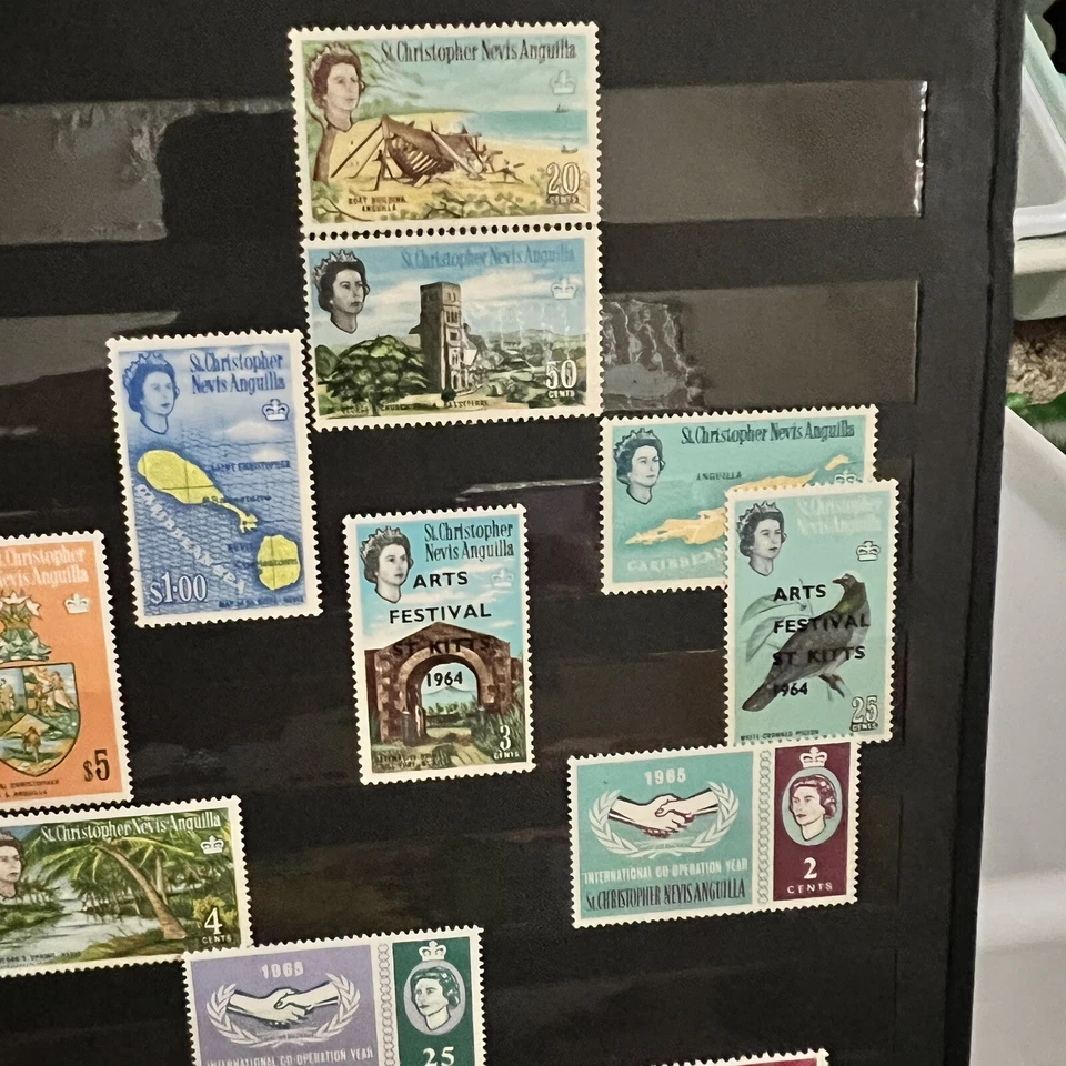 SAN CRISTÓBAL NEVIS ANGUILLA SELLOS M&U FESTIVAL DE ARTES, CHURCHILL, ESTADIDAD Foto 3 de 4