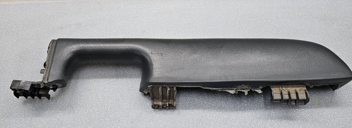1999-2002 Chevrolet GMC Silverado Tahoe Front Left Door Armrest