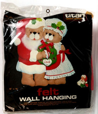 NEW Titan Needlecraft Felt Wall Hanging 571 Santa  Mrs. Claus Teddy Bear 18X16