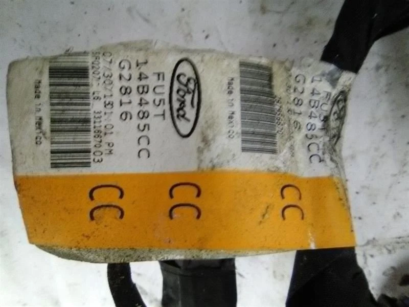 15-19 Lincoln MKC Fuel Injection Parts Fuel Injector 2.3 Liter  - Image 2 of 4