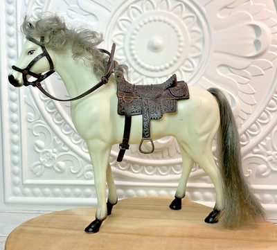 Vintage Kid Kore Horse Figure 11  Gray Mustang w/ Western Saddle & Bridle 1990s