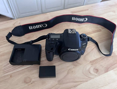 Canon EOS 77D DSLR Camera + 3 Lens Bundle - Great Condition - Low Shutter Count