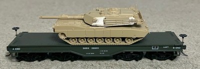 Athearn 50  U.S. DoD HD Flatcar #39900 w/Tan M1A1/A2 Abrams Tank (TS 12-1826-6)