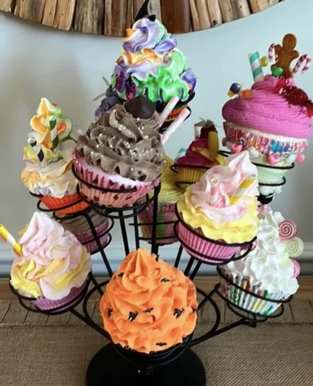 Cupcake Stand Wilton Flair 307-666 Silvertone Metal 4 Tier Round - Image 3 of 3