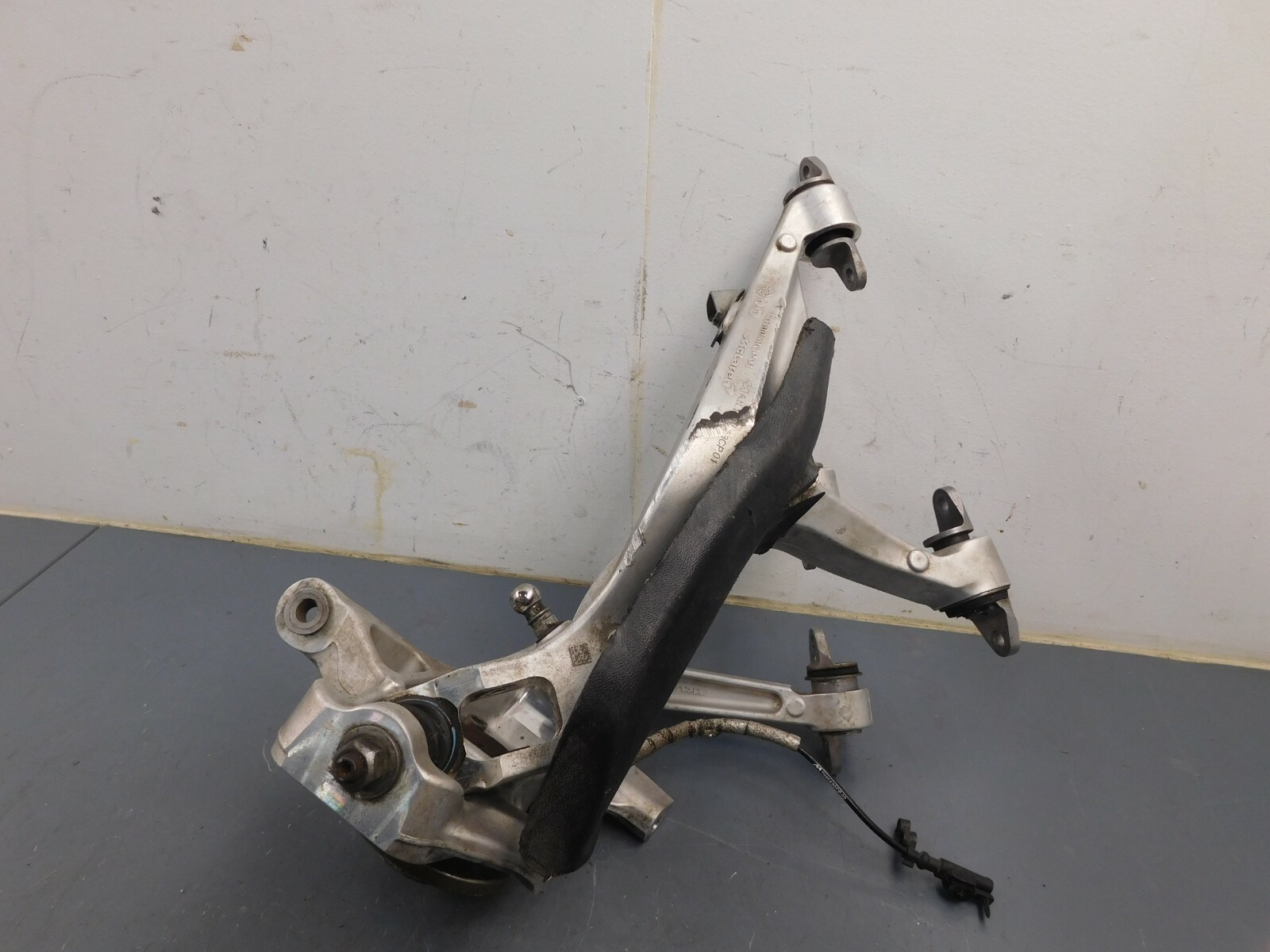 2016 17 18 19 20 McLaren 570GT 570 Right Front Hub Knuckle Control Arms #1503 X5