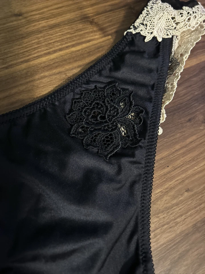 FELINA Large BLACK LACE EMBROIDERED VINTAGE RARE THONG PANTIES Unique Moments - Image 2 of 4