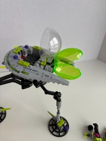 LEGO Alien Conquest Battle Lot: 7051 Tripod Invader & 7050 Alien Defender