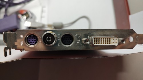 ATI Radeon All-In-Wonder 9800 PRO 128MB AGP Scheda Grafica TV con Accessori - 第 4/7 張圖片
