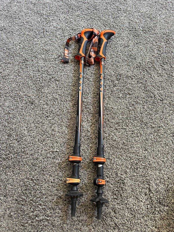 LEKI CRISTALLO TREKKING POLES SPEED LOCK  NICE!