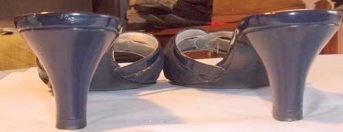 Women's size 8M Mootsies Tootsies, navy blue small heal dressy shoe - Picture 6 of 6