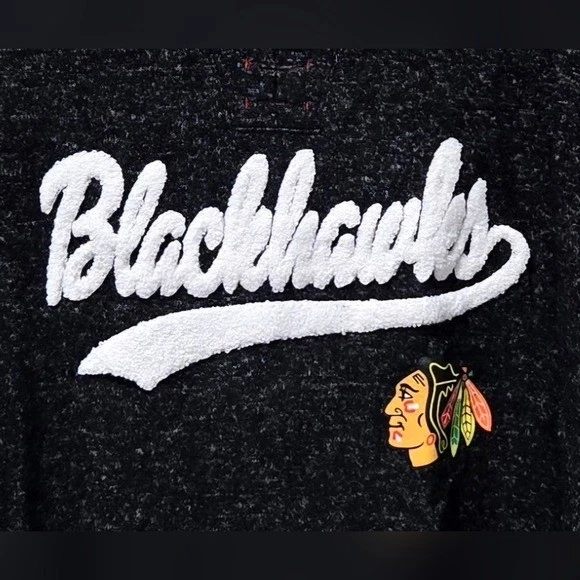 Chicago Blackhawks Heather Black Embroidered Super Soft Hooded Tee - Large 10/12 - Image 3 of 4