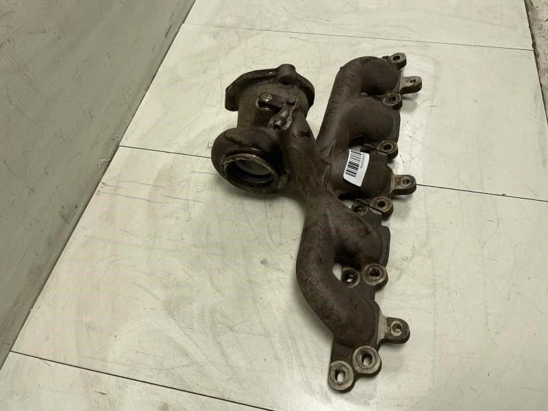 Volvo V50 T5 2005 colector de escape OEM+ Foto 2 de 4