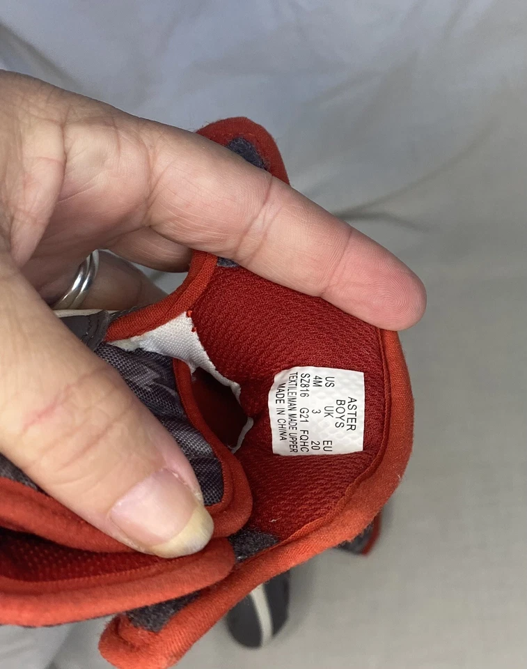 Botas Stride Rite, Bebé, Niño Pequeño Espuma con Memoria, Camuflaje Talla 4 Foto 4 de 4