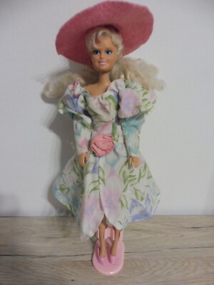 Totsy Puppe / wie Barbie - 1992 mit orig. Kleid & Hut