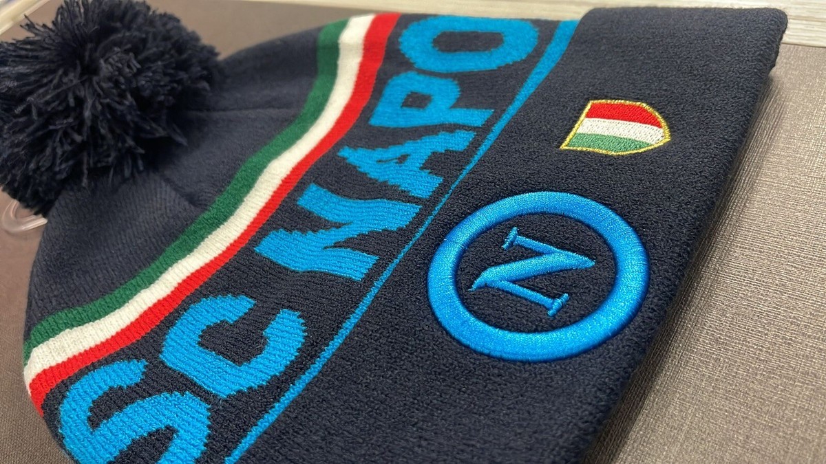 Cappello baseball con visiera blu e oro in cotone logo e scritta ricamato ssc napoli