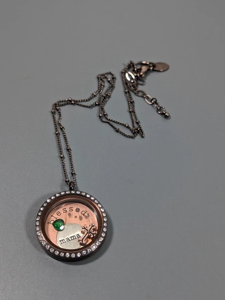 Origami Búho Tono Cobre Bendita Mamá Cruz Cristal Verde Dije Medallón Collar Foto 2 de 4