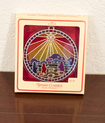 1979 TIFFANY CLASSIC BETHLEHEM NATIVITY SCENE ACRYLIC HALLMARK ORNAMENT MIB