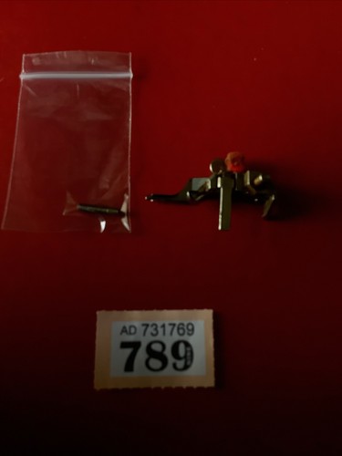 CUSTODIA BOBINA PER MACCHINA DA CUCIRE VINTAGE SINGER 99K MECCANISMO DI MANTENIMENTO DELLA POSIZIONE, 789 - Foto 3 di 6